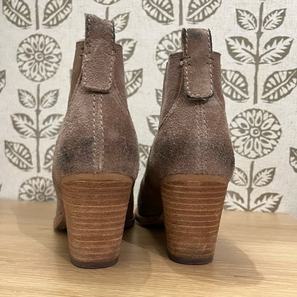 Dolce Vita Western Distressed Suede Leather Taupe Bootie size 8 used pre owned - Picture 9 of 10